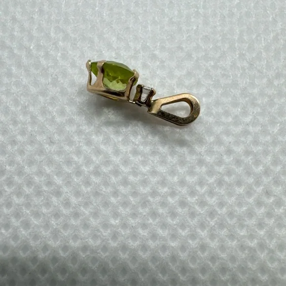 10K Yellow Gold Heart Shape Peridot And Cubic Zirconia Accent Pendant Estate - Picture 8 of 13